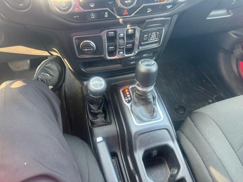 Used 2018 Jeep Wrangler Unlimited Sport S AWD/4WD image 8