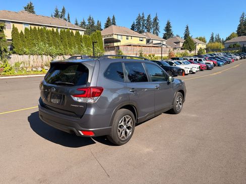 Used 2021 Subaru Forester Premium AWD/4WD image 4