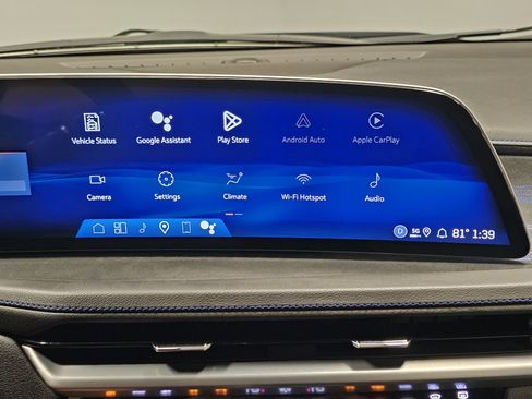 Used 2025 Cadillac XT4 Sport image 27