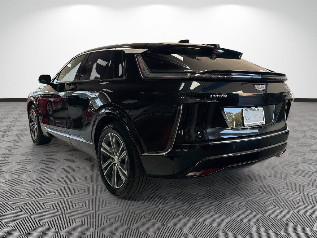Used 2024 Cadillac Lyriq Luxury AWD/4WD image 8