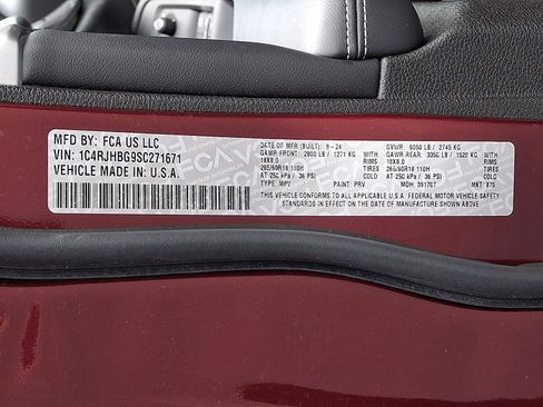 Certified 2025 Jeep Grand Cherokee Limited AWD/4WD image 28