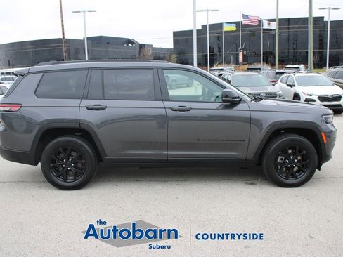 Used 2024 Jeep Grand Cherokee L Laredo AWD/4WD image 4