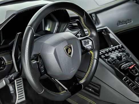 Used 2018 Lamborghini Aventador S AWD/4WD image 22