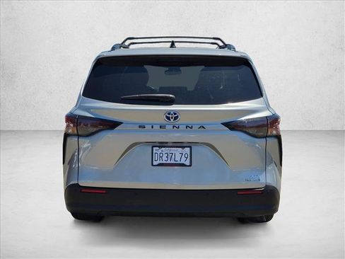 Used 2024 Toyota Sienna XLE w/ XLE Plus Package FWD image 6