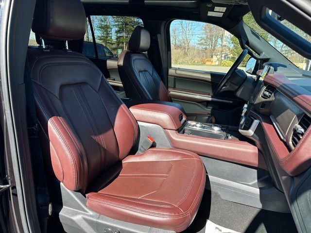 Used 2024 Ford Expedition Limited AWD/4WD image 15