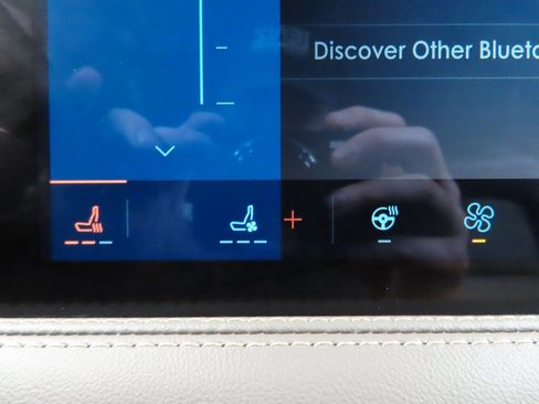 Used 2025 Lincoln Corsair Premiere w/ Jet Appearance Package image 25