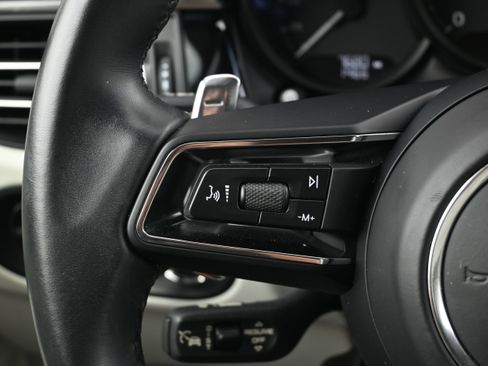 Used 2024 Porsche Macan w/ Premium Plus Package image 29