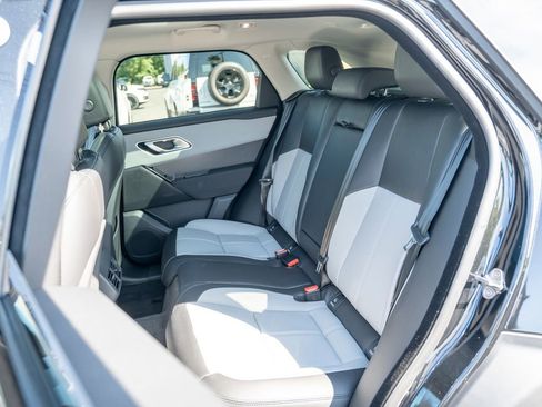 New 2025 Land Rover Range Rover Velar Dynamic SE image 23