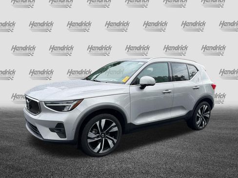 Used 2023 Volvo XC40 B5 Ultimate w/ Protection Package Premier AWD/4WD image 9