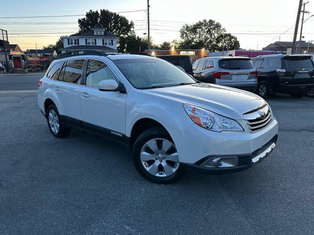 Used 2010 Subaru Outback 2.5i Limited AWD/4WD image 2