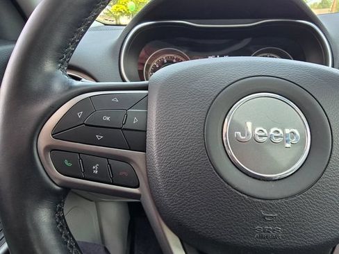Used 2020 Jeep Cherokee Latitude Lux w/ Comfort/Convenience Group AWD/4WD image 15