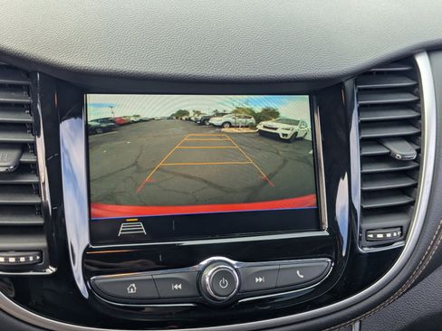 Used 2018 Chevrolet Trax LT w/ Sun & Sound Package image 30