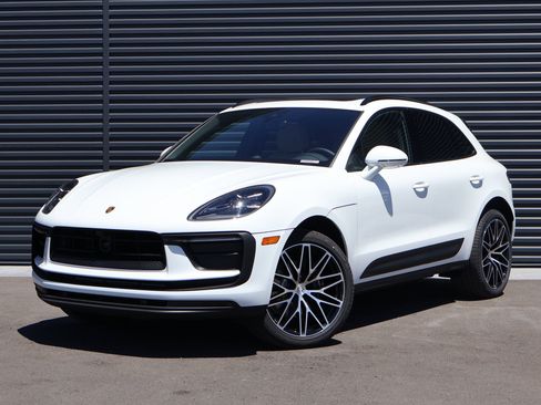 New 2026 Porsche Macan AWD/4WD image 1