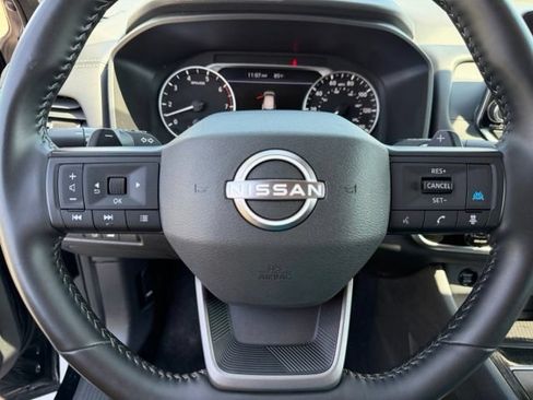 Used 2025 Nissan Rogue SV FWD image 13