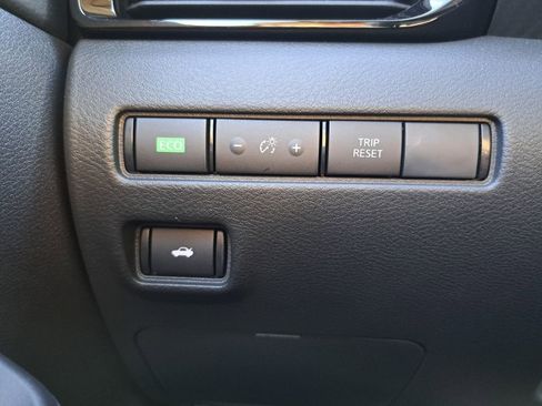 Used 2025 Nissan Sentra SV image 15