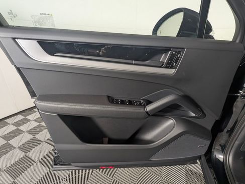 New 2026 Porsche Cayenne Coupe image 24