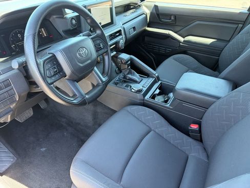 Certified 2025 Toyota Tacoma SR w/ SR Upgrade Package AWD/4WD image 9