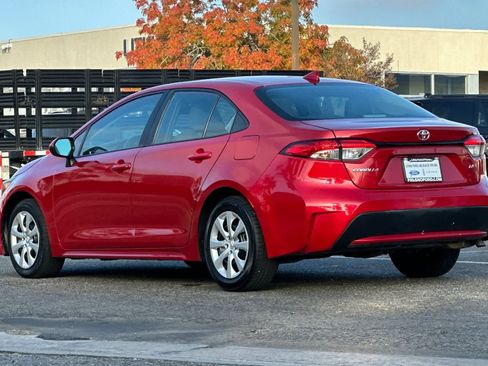 Used 2021 Toyota Corolla LE image 7