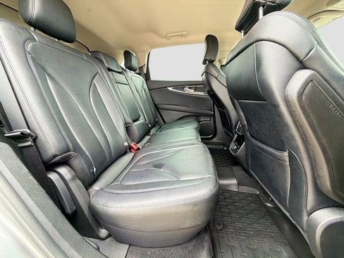 Used 2023 Lincoln Nautilus AWD w/ Premium Package image 27