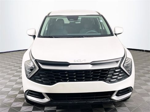 Used 2024 Kia Sportage LX image 3