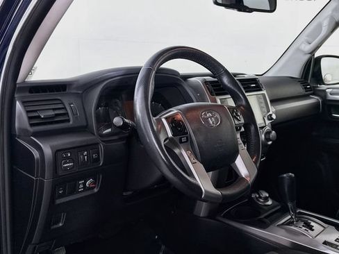 Used 2021 Toyota 4Runner SR5 Premium w/ Moonroof Package AWD/4WD image 9
