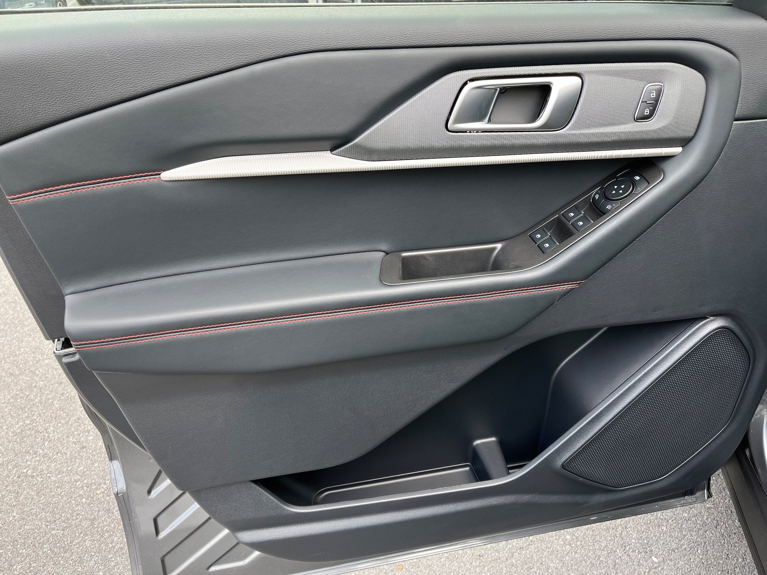New 2027 Ford Explorer ST-Line AWD/4WD image 16