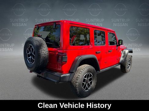 Used 2025 Jeep Wrangler Unlimited Rubicon AWD/4WD image 6