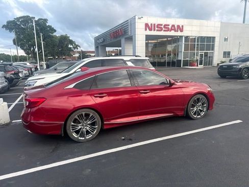 Used 2018 Honda Accord Touring image 7