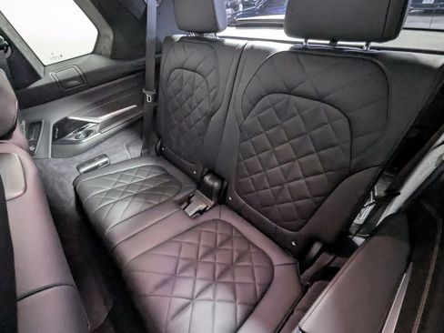 Used 2026 BMW X7 xDrive40i w/ M Sport Package AWD/4WD image 52
