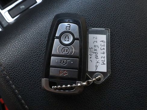 Used 2022 Ford Expedition XLT image 37