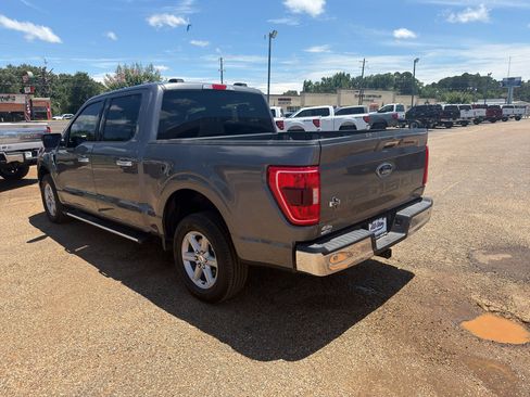 Used 2022 Ford F150 XLT w/ Equipment Group 302A High RWD image 3