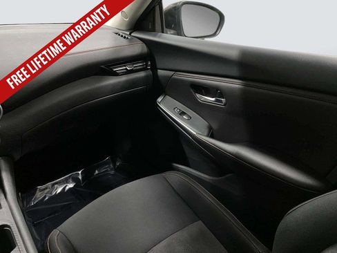 Used 2025 Nissan Sentra SR FWD image 21