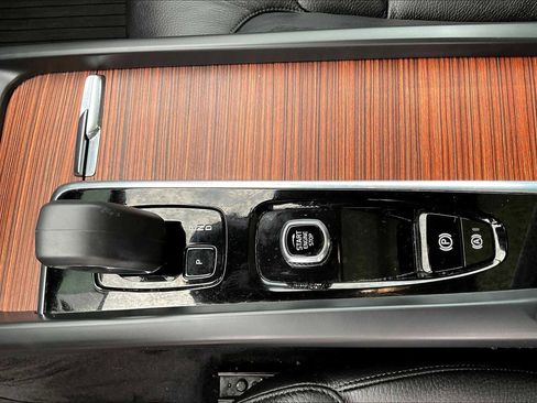 Used 2023 Volvo XC60 B5 Plus w/ Climate Package image 20