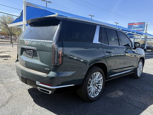 Used 2025 Cadillac Escalade Premium Luxury w/ Touring Package image 5