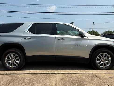 Used 2020 Chevrolet Traverse LS AWD/4WD image 5