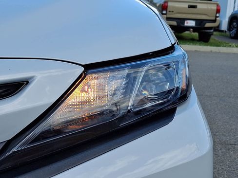 Used 2023 Toyota Camry SE FWD image 12