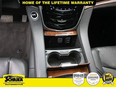 Used 2020 Cadillac Escalade Premium Luxury image 32
