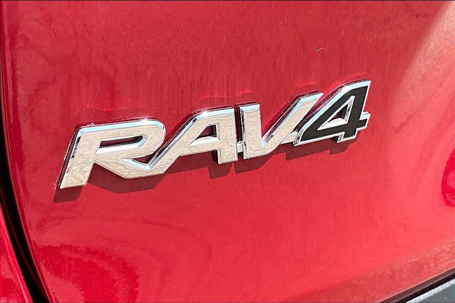 Used 2025 Toyota RAV4 XLE FWD image 30