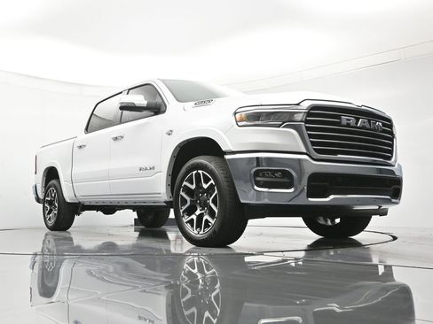 New 2026 RAM 1500 Laramie AWD/4WD image 39