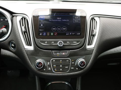 Used 2025 Chevrolet Malibu LT image 19