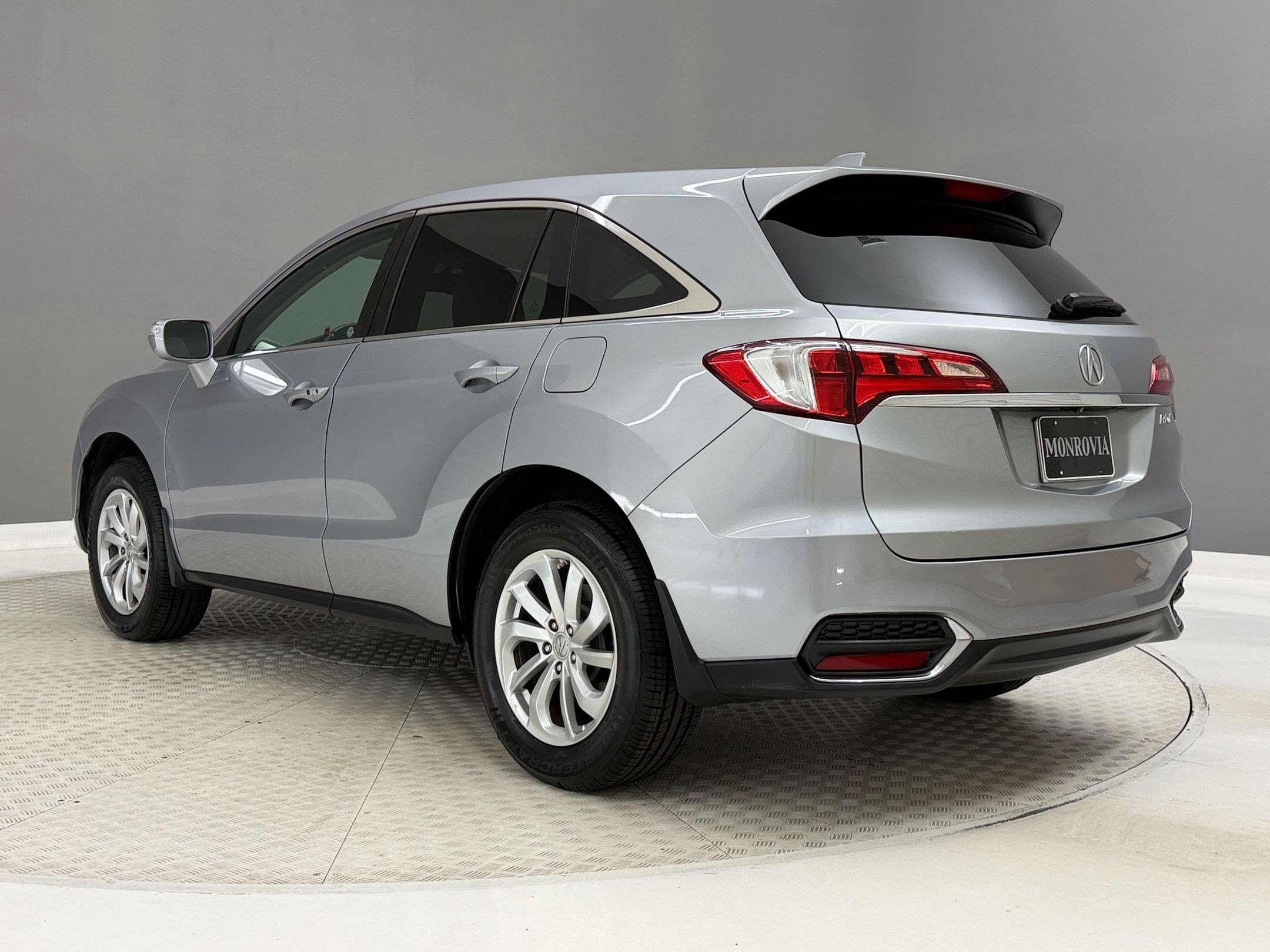 Used 2017 Acura RDX FWD image 3