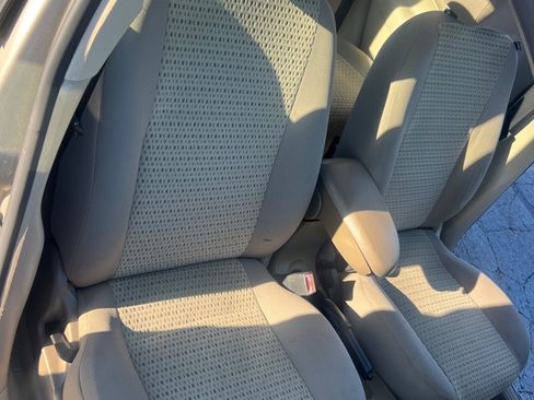 Used 2006 Ford Focus ZX4 Sedan FWD image 19