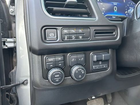 Used 2023 Chevrolet Tahoe Z71 w/ Z71 Off-Road Package AWD/4WD image 22