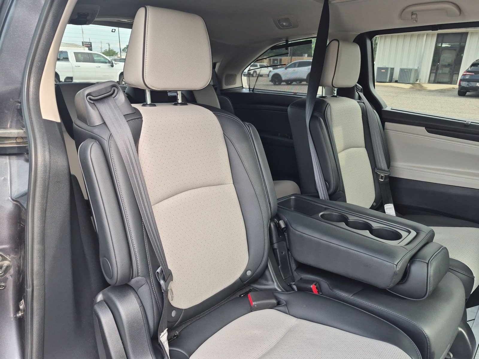 Used 2025 Honda Odyssey Elite image 27