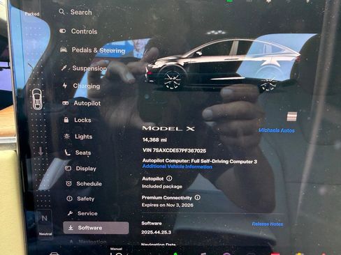 Used 2023 Tesla Model X image 12