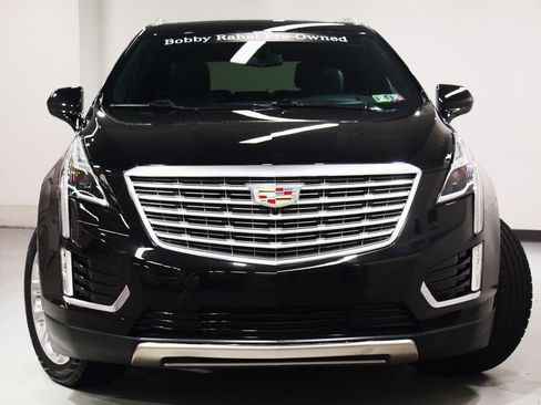 Used 2017 Cadillac XT5 Platinum image 3