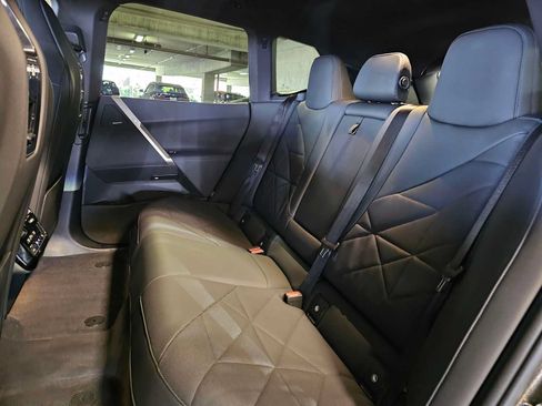Used 2024 BMW iX xDrive50 w/ Sport Package AWD/4WD image 27