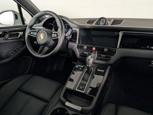 New 2026 Porsche Macan image 22