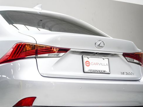 Used 2017 Lexus IS 200t w/ Premium Package RWD image 14