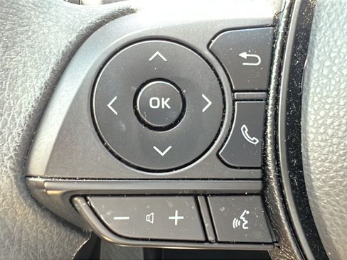 Used 2020 Toyota Corolla LE FWD image 18